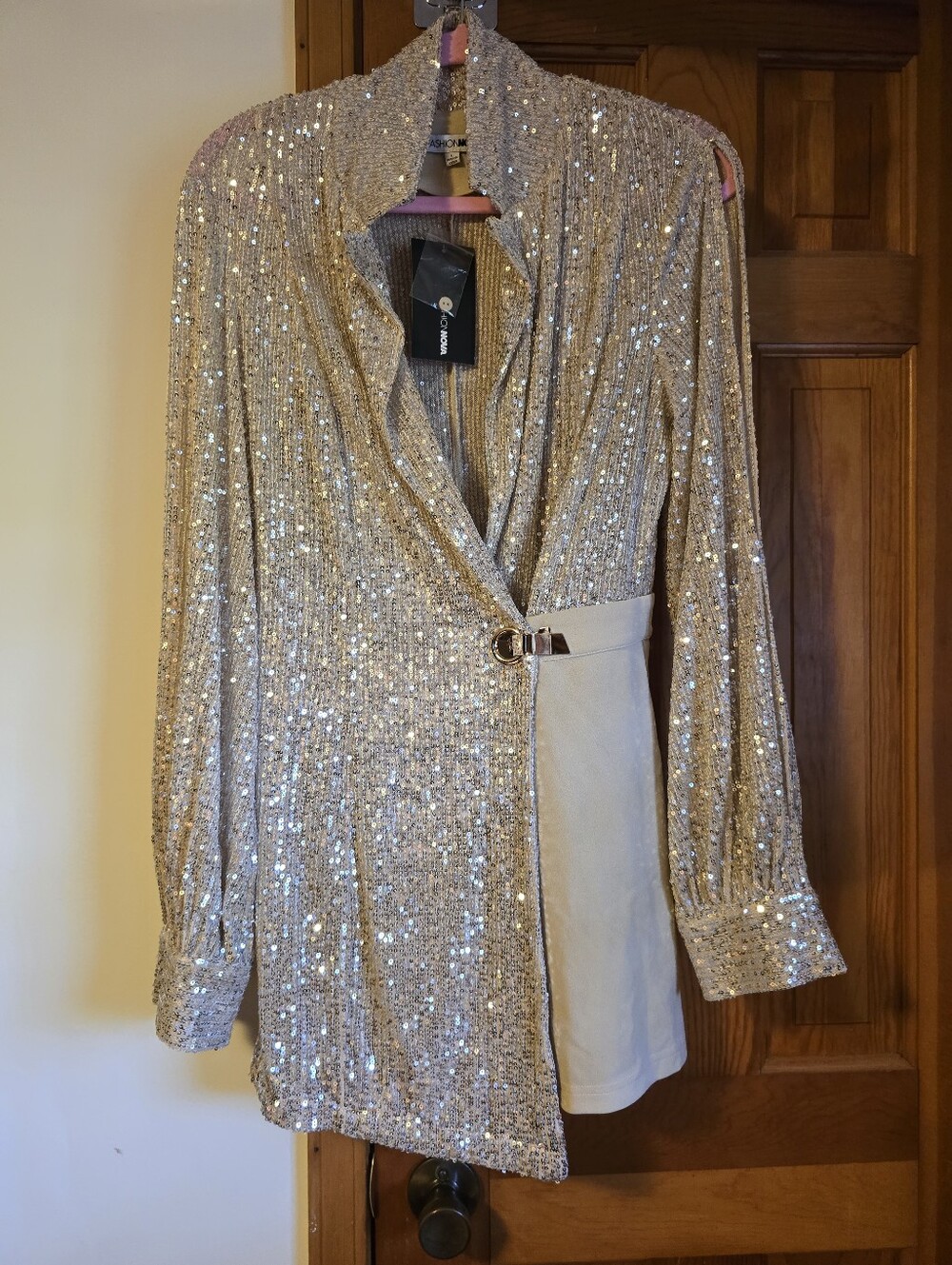 FashionNova Gold Sequin Shorts with Belt Wrap NWT - Picture 15 of 16